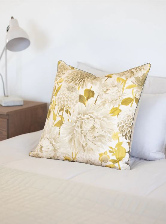 Dahlia Single Scatter in Herb - Out of Stock Custom Order