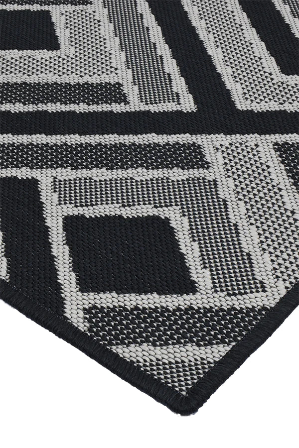 ILALA WHITE WITH BLACK Rug & Runner