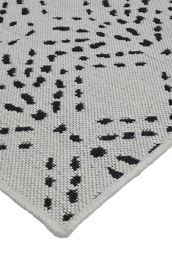 TUMZI WHITE WITH BLACK Rug & Runner